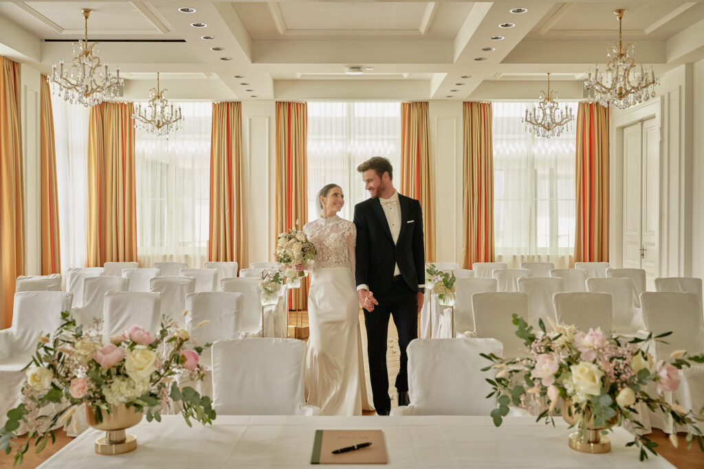 Heiraten & Flitterwochen verbringen in der Schweiz: Traumhochzeit vor Bergpanorama im Grand Resort Bad Ragaz